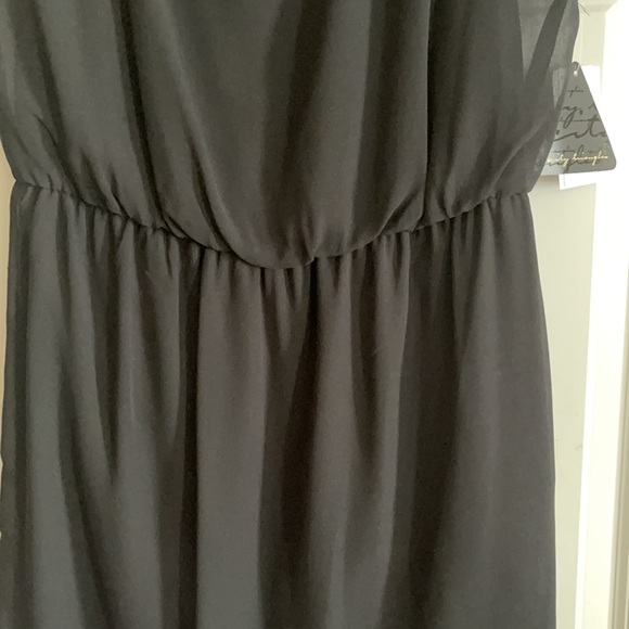 Really cute short Black  Dress - Picture 3 of 5